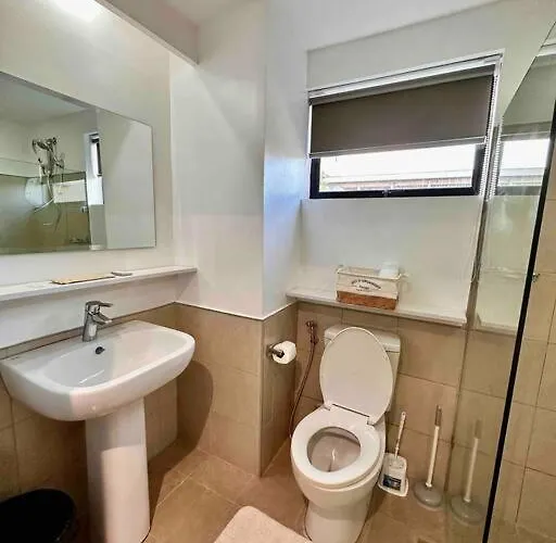 Living,the Persimmon Double Beds 4pax *