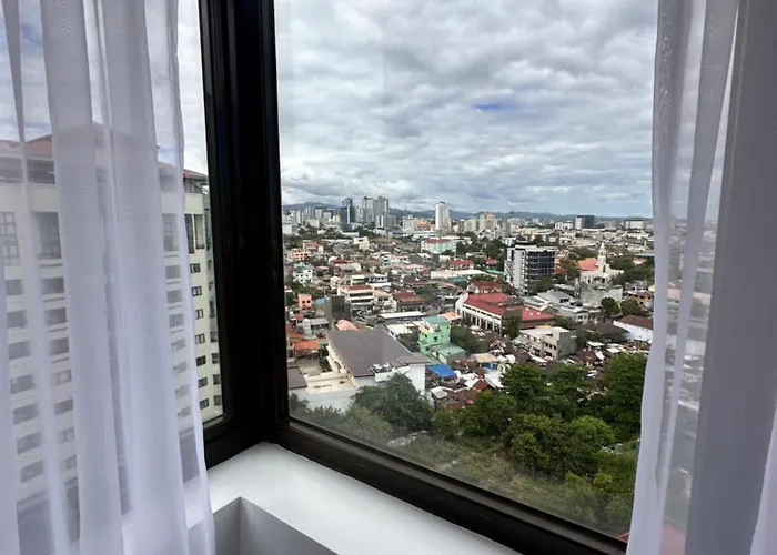 아파트 Living,the Persimmon Double Beds 4pax 세부